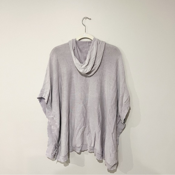 Barefoot Dreams Sunbleached Poncho in Soft Violet - Picture 10 of 12